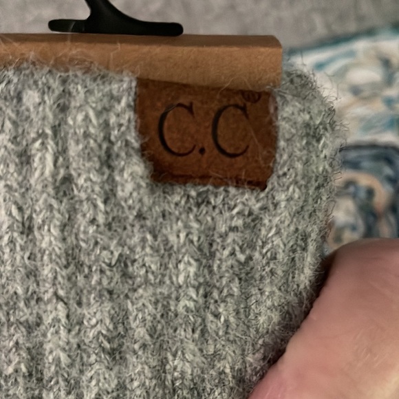 C.C gray gloves - Picture 5 of 6